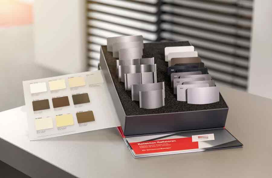 Modernes Einfamilienhaus mit Rollläden Box mit den verschiedenen Rollladenfarben und Lamellenformen- und farben