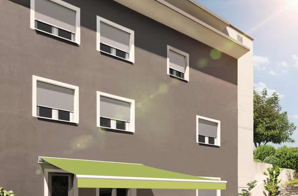 Modernes Einfamilienhaus mit Rollläden Dunkles Haus mit hellen Rollläden