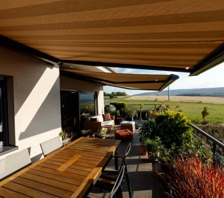 Pergola_Ref_7 Gestreifte Pergola-Markise