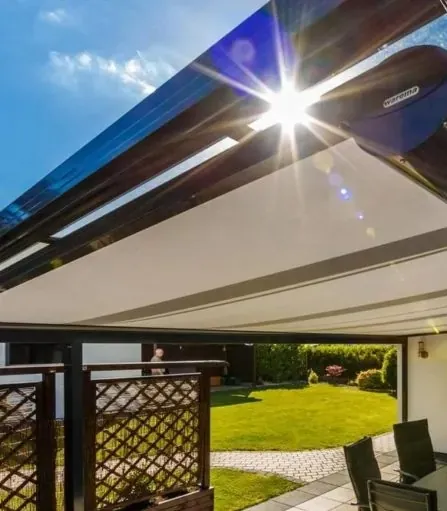 Helles Haus neben Garten und Terrasse mit Überdachung in Limburg